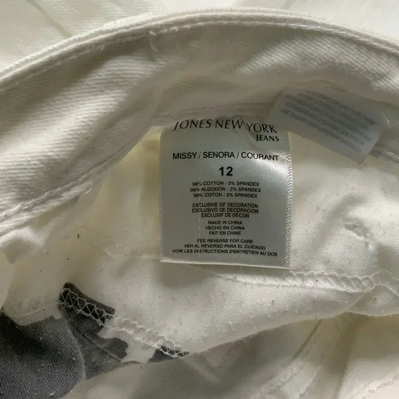 White Jeans Jones New York with details pockets 🥰 - Picture 10 of 15